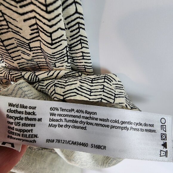 Eileen Fisher Women's Sleeveless‎ Tunic Top Black Cream Chevron Tencel Rayon XS - Picture 8 of 11